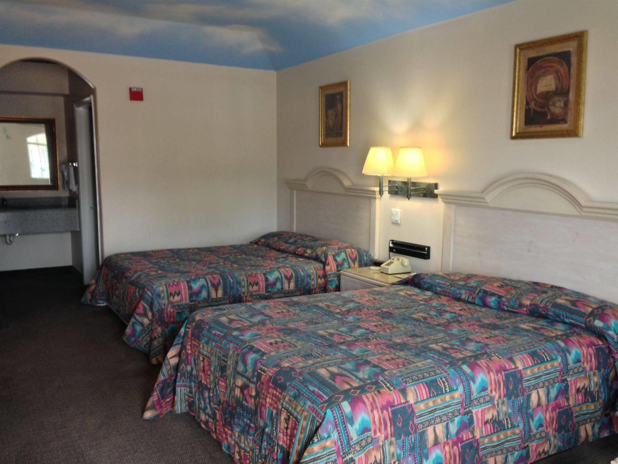 Camelot Inn & Suites Highway 290/Northwest Freeway Jersey Village Екстериор снимка
